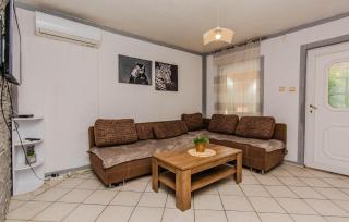 Lovely Apartment In Mala Slatina - Vir (Puntadura) - 2