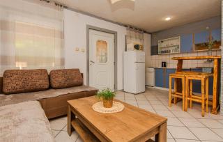 Lovely Apartment In Mala Slatina - 7