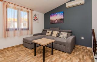 Awesome Apartment In Vir With Wifi - 4