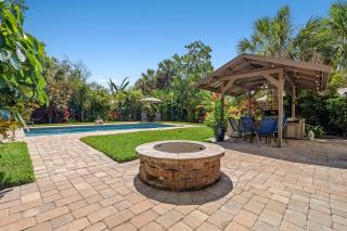 Tropic Bliss l Backyard Oasis l Mins to DNTN - St. Augustine - 8