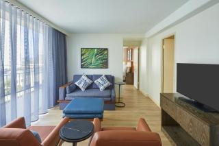 Courtyard by Marriott Waikiki Beach - Honolulu - 1