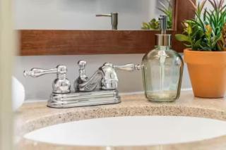 Mins from Downtown - Campbell Carriage House - 1