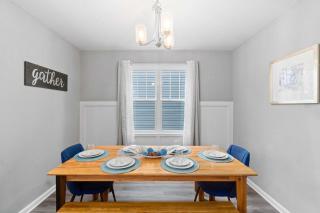 1-Mile to Downtown Clarksville Queen-City Comfort - 2