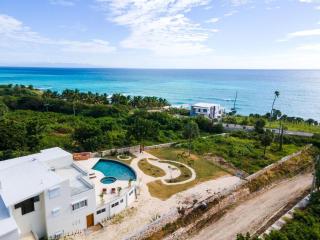 Luxury Oceanfront Villa with Heated Pool, Jacuzzi, AC, BBQ, Starlink Wi-Fi, Chef's Kitchen, Staff Included, Mountain Views, Near El Quemaito, San Rafael, and Los Patos Beach - Santa Cruz de Barahona - 8