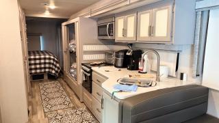 Private Cozy R/V , for your enjoyment - Tamiami - 9