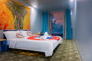 Pool Party Hotel - 1