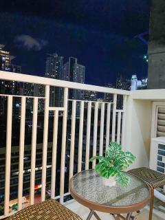 Hotel Type Avida Tower San Lorenzo 1BR with Pool Billiard Karaoke Card Game - Manila - 9