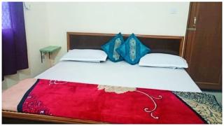HOTEL !Ajay Palace! Near Ram Janam Bhoomi - Providing Air Conditioned Rooms With Free Wi-fi Facility - Best Budget Hotel In Ayodhya - Ayodhya - 1