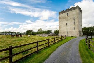Medieval Tower Rental for a Unique Getaway near Galway in Ireland - Kilmaine - 0