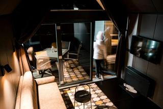 Luxurious Cabin Rental with a Hot Tub near Maribor for Glamping in Slovenia - 8
