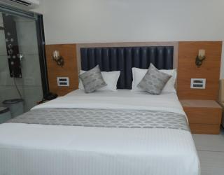 Hotel Bhagyalaxmi Luxury Inn - Ahmedabad - 5