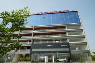Hotel Bhagyalaxmi Luxury Inn - Ahmedabad - 2