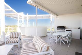Coastal Penthouse 3BR Luxe Living Over Kirra Beach - 5