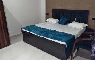 Hotel Sumangala Stay and Restaurant - Ayodhya - 1