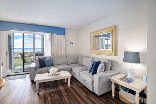 Gorgeous Lake View Deluxe Condo at The Shores - Traverse City - 5