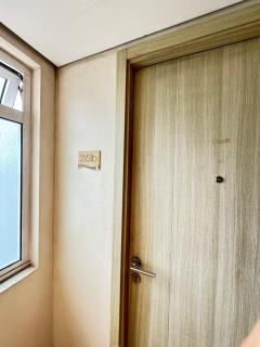 Breeze Deluxe Unit Roxas blvd - Manila - 8