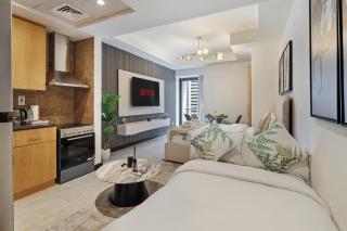 Luxury JLT Studio Lake View Metro Pool Access - 1
