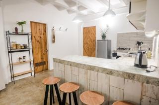 SAYA Nest Self-Service Home in Rainforest Nest with Kitchen - Pet Friendly, Monkeys, Bats! - - 2