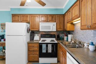 Oceanview Escape at Blue Horizon 4-Bed Condo with Pool by myBeach Vacation Rentals - Myrtle Beach - 6