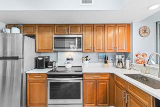 Incredible Horizon Resort- Lazy River-Hot Tubs-Gym by myBeach Vacation Rentals - Myrtle Beach - 1