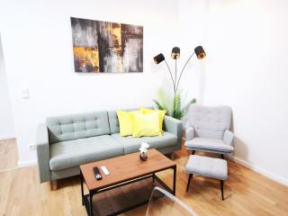 Conrad-B by ROCKCHAIR Apartments l SUPERHOST Status l Super Flat, 3 Bedrooms 2 Bathrooms welcomes you! - Berlim - 2