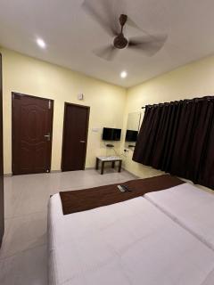 Earth Hotel - Chennai - 5