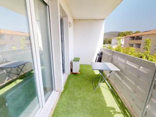 Appartement de charme avec piscine, terrasse, parking, clim et Wi-Fi – à 10 min des plages - FR-1-785-2 - Frontignan - 0