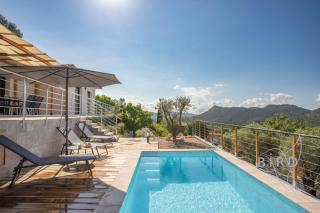 Superb neo-Provençal villa with swimming pool air conditioning and view - 2