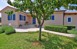 Lovely Home In Svetvincenat With House A Panoramic View - Svetvinčenat - 1