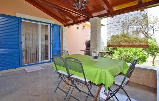 Lovely Home In Svetvincenat With House A Panoramic View - Svetvinčenat - 9
