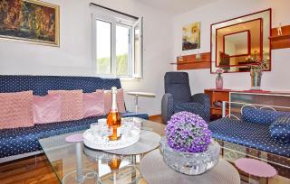 Lovely Home In Svetvincenat With House A Panoramic View - Svetvinčenat - 8
