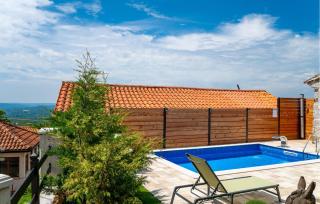 Beautiful Home In Lupoglav - 2