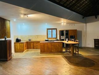 Spacious Balinese-style villa - Petit Raffray - 9