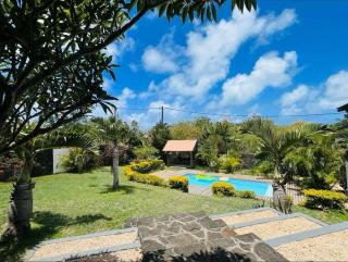 Spacious Balinese-style villa - Petit Raffray - 6