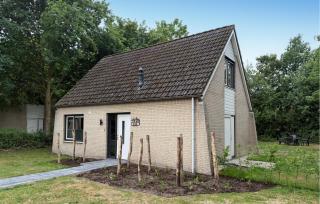 3 Bedroom Stunning Home In Hoeven - Hoeven - 1