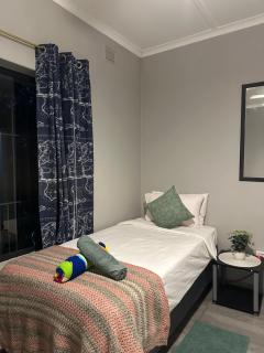 BlueHive guesthouse - Port Edward - 4