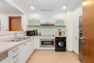 Marina Residence Tower 6 - Luxury Unit with Lake and Sea View in Palm Jumeirah - 4