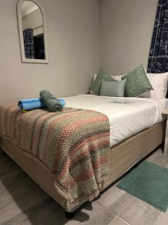 BlueHive guesthouse - Port Edward - 5