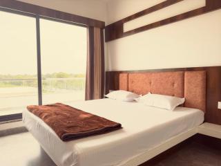 Madhuban Hotel & Resort - - 8