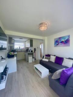 Look no further Gorgeous newly renovated contemporary chalet Sandown Bay Holiday Centre - 4