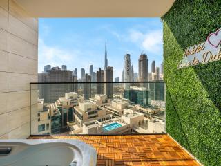 Trendy 1BR Private Jacuzzi Burj Khalifa View - 0