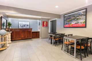 Super 8 by Wyndham Arlington Near AT&T Stadium - Arlington - 9