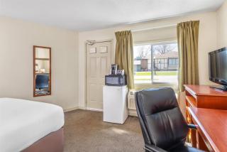 Travelodge by Wyndham Gananoque - Gananoque - 5