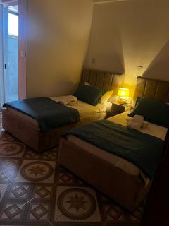 Lion Hotel - Golem - 8