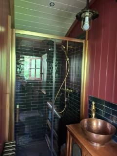 Sycamore and Stars Off Grid Retreat - Grasby - 1