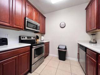IS2-110 - Centrally Located - Lakefront - Orlando - 6