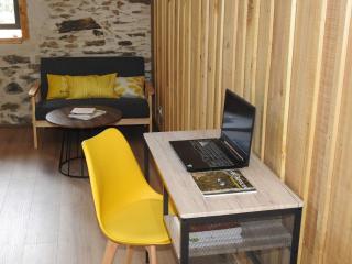 Chambre d'hôtes de charme Pierres anciennes, confort et nature - 2