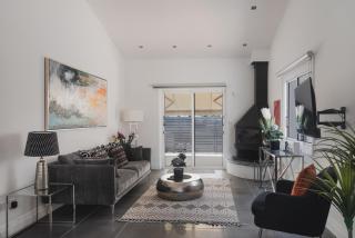 Botanical Art House by Staycom - 0