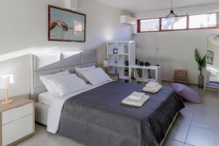 Lumelia Mansion Your Sunny Garden Stay - Kalamata - 9