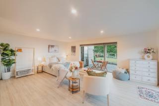 Group-Friendly Retreat - Ocean View Free Parking - Christchurch - 2
